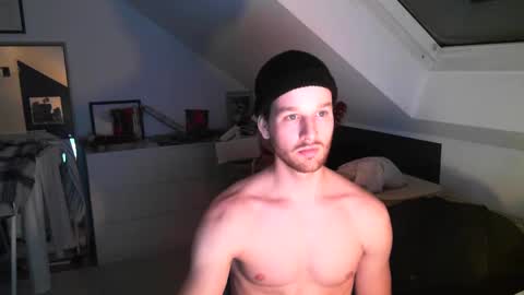 Snapshot of frozenyoga chatting on 13, 12, 2024 frozenyoga online show from 13, 12, 2024