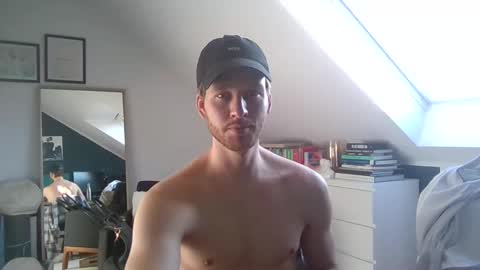 Snapshot of frozenyoga chatting on 11, 1, 2025 frozenyoga online show from 11, 1, 2025