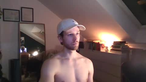 Snapshot of frozenyoga chatting on 17, 1, 2025 frozenyoga online show from 17, 1, 2025