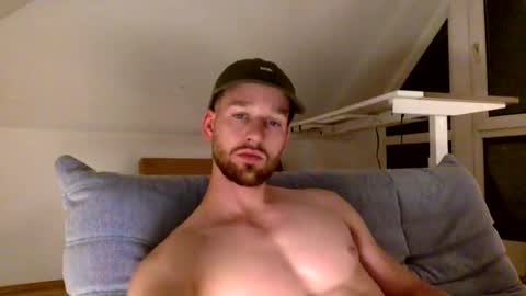 Snapshot of frozenyoga chatting on 21, 9, 2025 frozenyoga online show from 21, 9, 2025