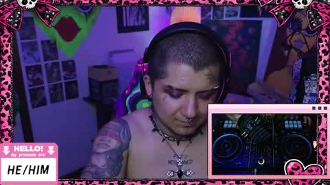 Snapshot of ftmbiggestclit chatting on 29, 4, 2026 Kevin online show from 29, 4, 2026