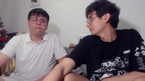 Snapshot of fuck_blow chatting on 12, 11, 2025 uwu online show from 12, 11, 2025