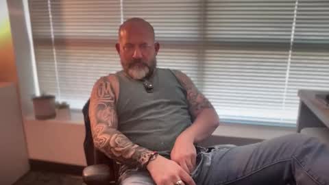 fuckadilf online show from 21, 4, 2026