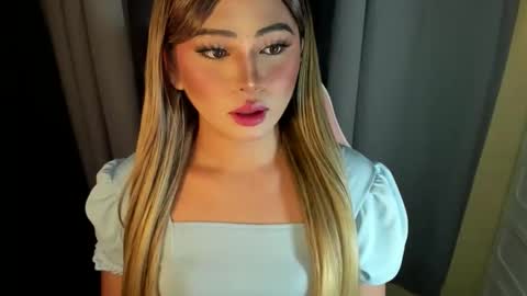 Snapshot of fuckdoll_rain chatting on 4, 5, 2026 R A I N M O R A L E S G M A I L . C O M online show from 4, 5, 2026