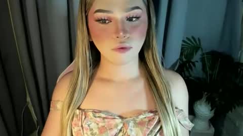 Snapshot of fuckdoll_rain chatting on 28, 5, 2026 R A I N M O R A L E S G M A I L . C O M online show from 28, 5, 2026