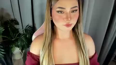 Snapshot of fuckdoll_rain chatting on 11, 6, 2026 R A I N M O R A L E S G M A I L . C O M online show from 11, 6, 2026
