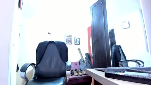 Snapshot of fuckerwate chatting on 17, 4, 2026 SERGIO THE SEX LAWYER online show from 17, 4, 2026