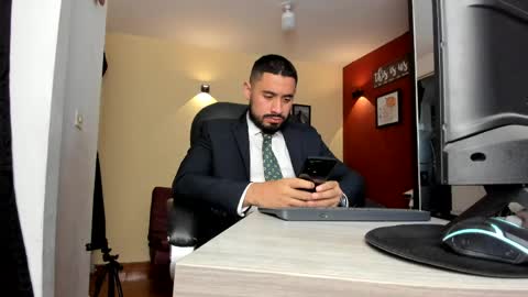 Snapshot of fuckerwate chatting on 17, 5, 2026 SERGIO THE SEX LAWYER online show from 17, 5, 2026