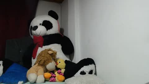 Mia and Gary  online show from 14, 2, 2025