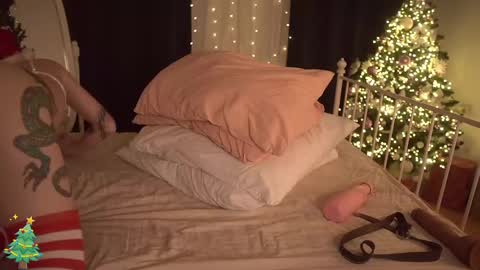 Snapshot of fuckingtoy_ chatting on 29, 12, 2024 Eva all my links online show from 29, 12, 2024