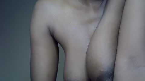 MILK BAE online show from 28, 11, 2025