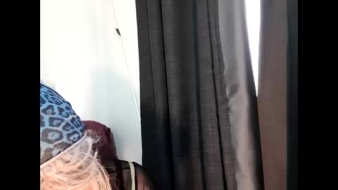 Snapshot of full4cefull chatting on 28, 9, 2025 Pizzaz online show from 28, 9, 2025