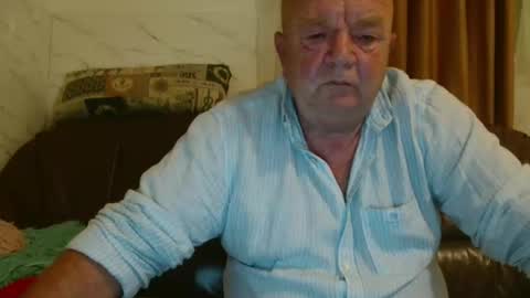 Snapshot of fullballs6 chatting on 5, 11, 2025 fullballs6 online show from 5, 11, 2025