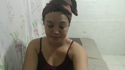Snapshot of funluvnpinay4u chatting on 14, 12, 2025 MAE online show from 14, 12, 2025
