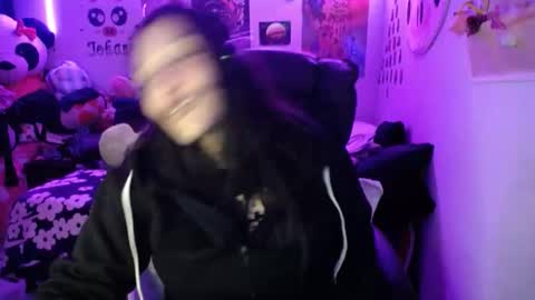 Snapshot of funny_weed_money chatting on 8, 3, 2025 Linda Cataleya- mackenzie girls online show from 8, 3, 2025