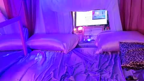 Snapshot of furby_chummies chatting on 12, 7, 2026 Valarie Iris Paige online show from 12, 7, 2026