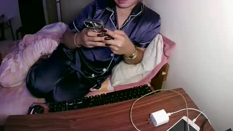 Snapshot of future_bride chatting on 16, 12, 2025 future_bride online show from 16, 12, 2025