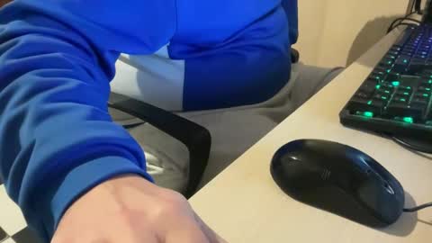 Snapshot of fuzitzu2 chatting on 11, 2, 2025 fuzitzu2 online show from 11, 2, 2025