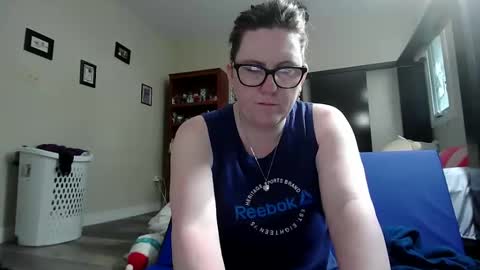 fuzzypeaches87 online show from 23, 5, 2026