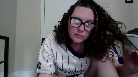 fuzzypeaches87 online show from 1, 6, 2026