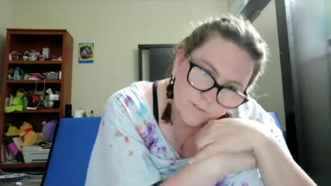 Snapshot of fuzzypeaches87 chatting on 27, 6, 2026 fuzzypeaches87 online show from 27, 6, 2026