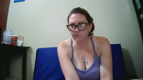 Snapshot of fuzzypeaches87 chatting on 12, 7, 2026 fuzzypeaches87 online show from 12, 7, 2026