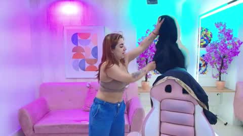 gabby_evanns online show from 19, 12, 2025