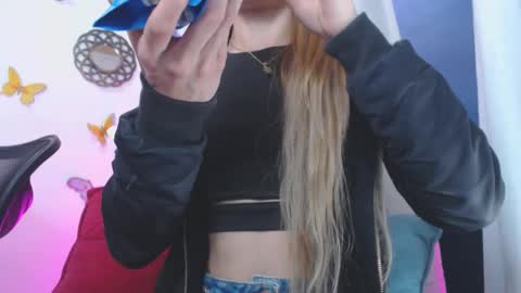 Snapshot of gabbyhills_ chatting on 15, 10, 2025 Gabby online show from 15, 10, 2025