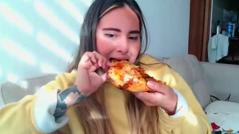 Snapshot of gabriela_miller_2 chatting on 19, 10, 2025 Gabriela Miller online show from 19, 10, 2025