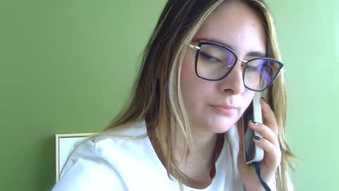 Snapshot of gabriela_miller_2 chatting on 10, 11, 2025 Gabriela Miller online show from 10, 11, 2025