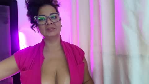 Snapshot of gabrieladurann chatting on 30, 11, 2025 GABRIELA online show from 30, 11, 2025
