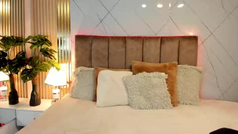 gabriella_santoss online show from 21, 4, 2026