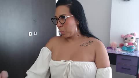 Snapshot of gaby_bluexx chatting on 16, 10, 2025 Gaby Blue online show from 16, 10, 2025