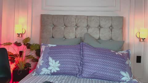 GabyEvans online show from 10, 4, 2026