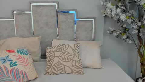 gabyyjones online show from 13, 2, 2025