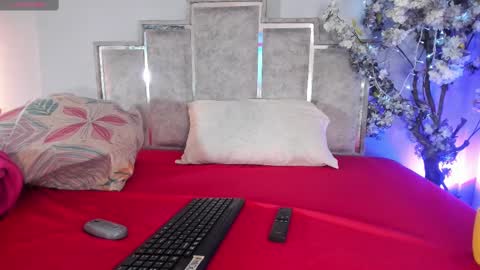 gabyyjones online show from 25, 10, 2025