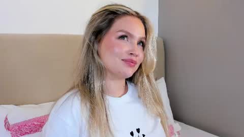 Snapshot of gaiabaker chatting on 25, 6, 2026 Gaia Baker online show from 25, 6, 2026