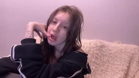 Snapshot of gamachu_ulfinaa chatting on 23, 11, 2025 GaamachuuUlfinaa online show from 23, 11, 2025