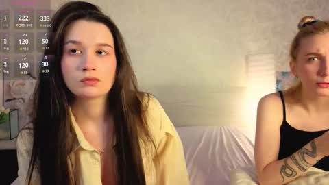 Snapshot of garden_flower chatting on 1, 12, 2025 Violla online show from 1, 12, 2025