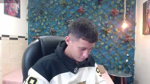 Snapshot of garuo_18 chatting on 14, 11, 2025 garuo_18 online show from 14, 11, 2025