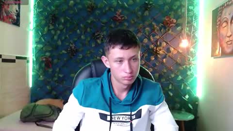 Snapshot of garuo_18 chatting on 15, 11, 2025 garuo_18 online show from 15, 11, 2025