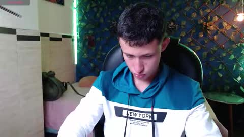 Snapshot of garuo_18 chatting on 16, 11, 2025 garuo_18 online show from 16, 11, 2025