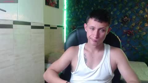 Snapshot of garuo_18 chatting on 19, 11, 2025 garuo_18 online show from 19, 11, 2025