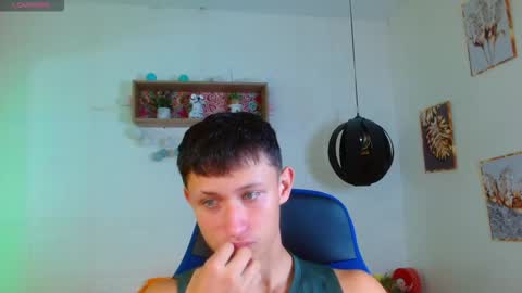 Snapshot of garuo_18 chatting on 14, 12, 2025 garuo_18 online show from 14, 12, 2025