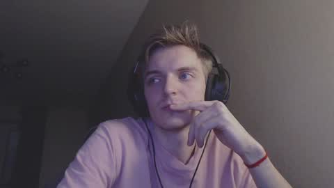 Snapshot of gasturfahe chatting on 2, 12, 2024 gasturfahe online show from 2, 12, 2024