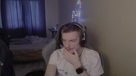 Snapshot of gasturfahe chatting on 12, 3, 2025 gasturfahe online show from 12, 3, 2025