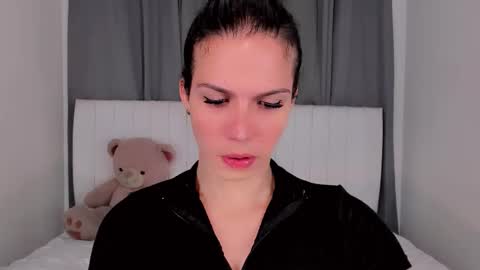 Snapshot of gatitavenecis1 chatting on 1, 11, 2025 Vnecis Marn online show from 1, 11, 2025