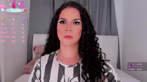 Snapshot of gatitavenecis1 chatting on 4, 12, 2025 Vnecis Marn online show from 4, 12, 2025