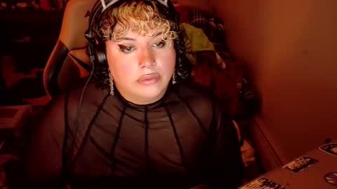 Trans Exhib Mommie online show from 13, 1, 2026