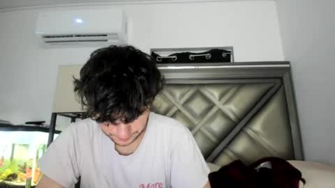 Snapshot of gayndepressed chatting on 4, 7, 2026 Trace online show from 4, 7, 2026